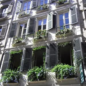 ** Hotel Des Arceaux Francia